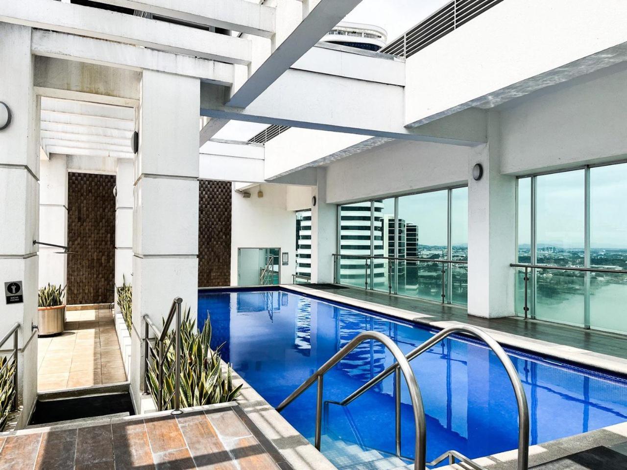 Depa De Lujo Con Piscina Y Jacuzzi * Guayaquil