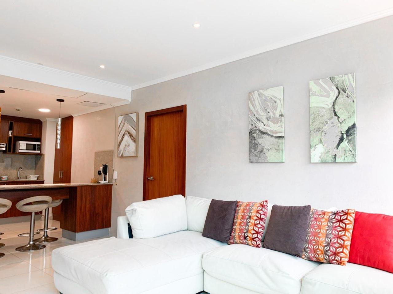 Depa De Lujo Con Piscina Y Jacuzzi