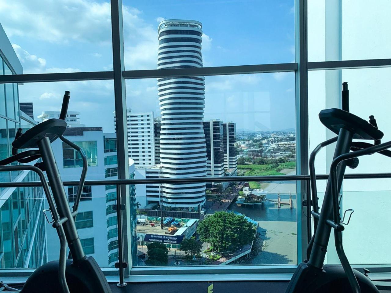 Depa De Lujo Con Piscina Y Jacuzzi * Guayaquil
