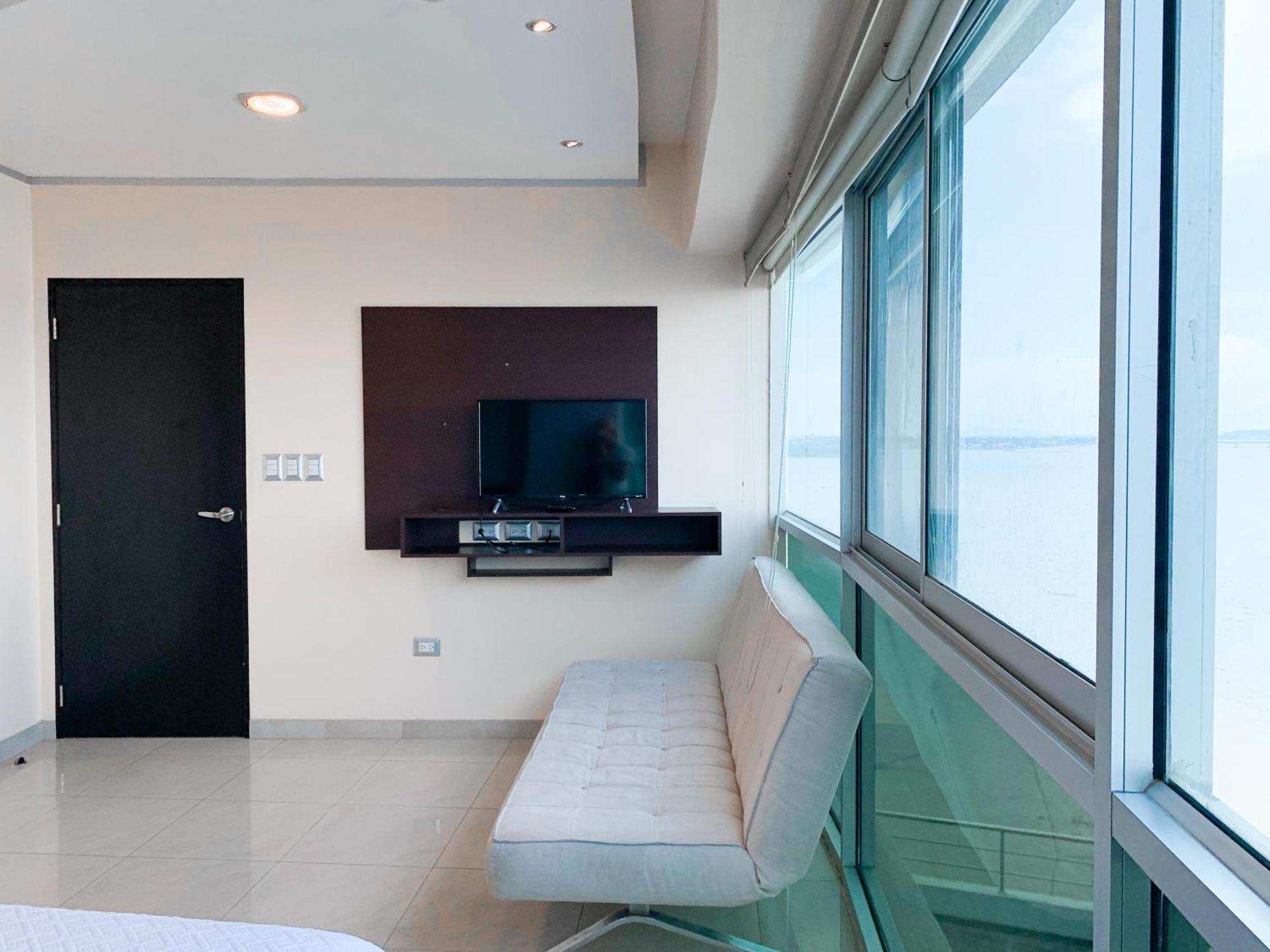 Depa De Lujo Con Piscina Y Jacuzzi * Guayaquil