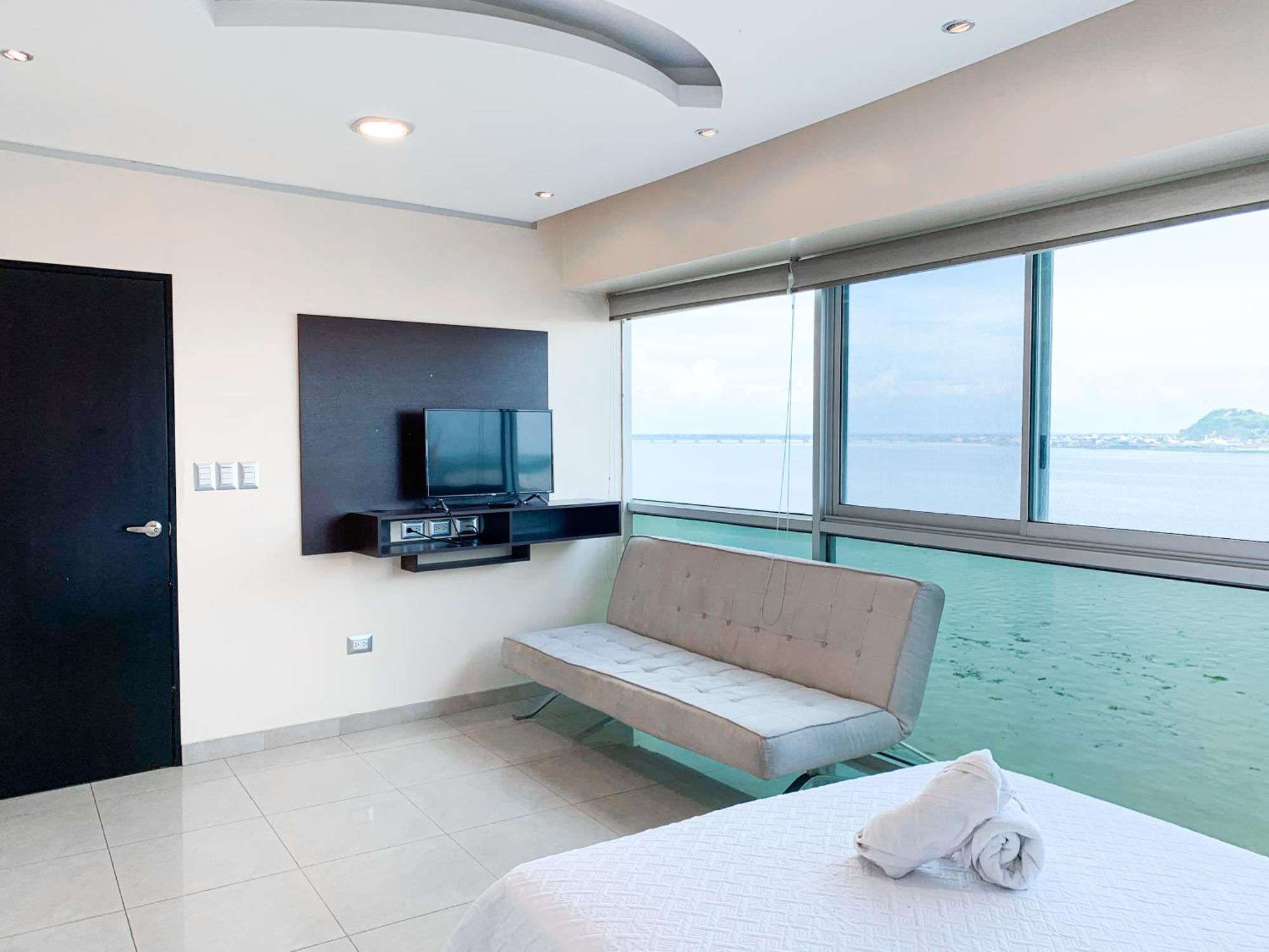 Depa De Lujo Con Piscina Y Jacuzzi Guayaquil